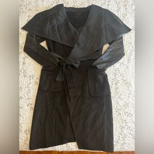 BcbgMaxAzria Black Wrap Coat Women’s Size XS Black/ Gray